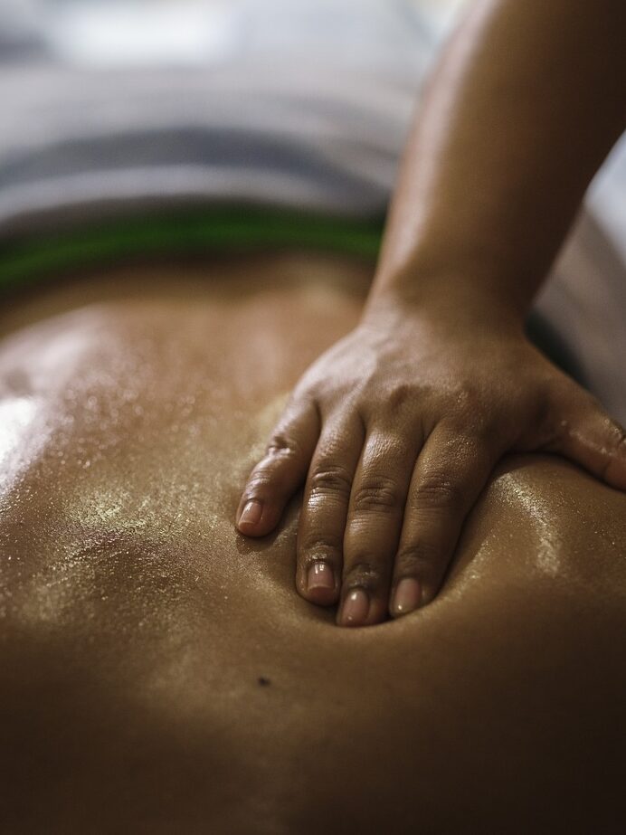 massage-appuyé-romboïdes